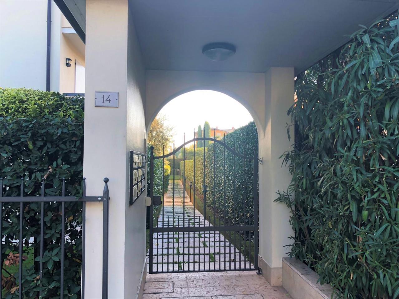 Desenzanoloft Official Partner Marriott Homes & Villas - Bea House, Sirmione With Private Garden And Share Pool מראה חיצוני תמונה